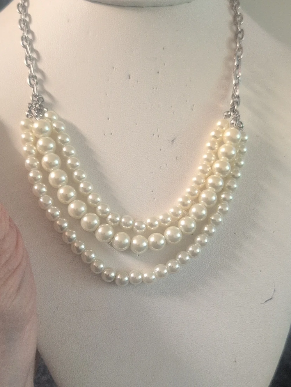 American Eagle Outfitters Triple-Strand Pearl Necklace - Cream & Silver